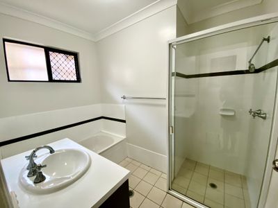 3 Lyndon Close, Bentley Park