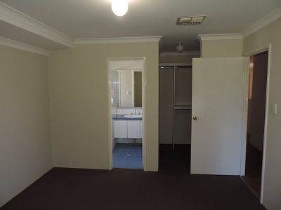 11 St Quentin Parkway, Alexander Heights
