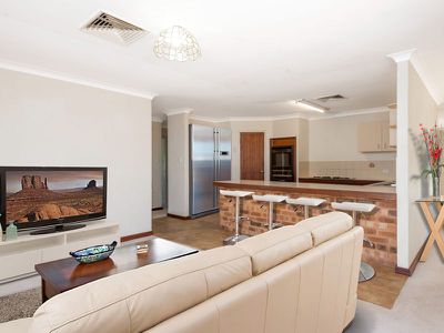 10 Finnerty Lane, Hannans