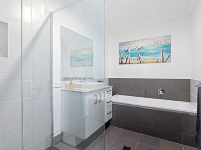 21 Tinnanbar Terrace, Maroochydore