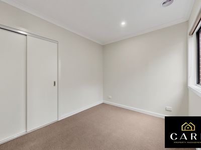 99 Madeira Drive, Truganina