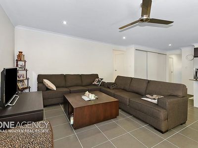 2 Nepal Court, Springfield Lakes