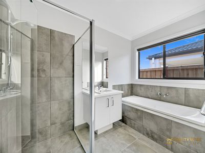 13 Wingeel Street, Mambourin