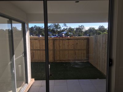 2 / 12 Sharp Crescent , Branyan