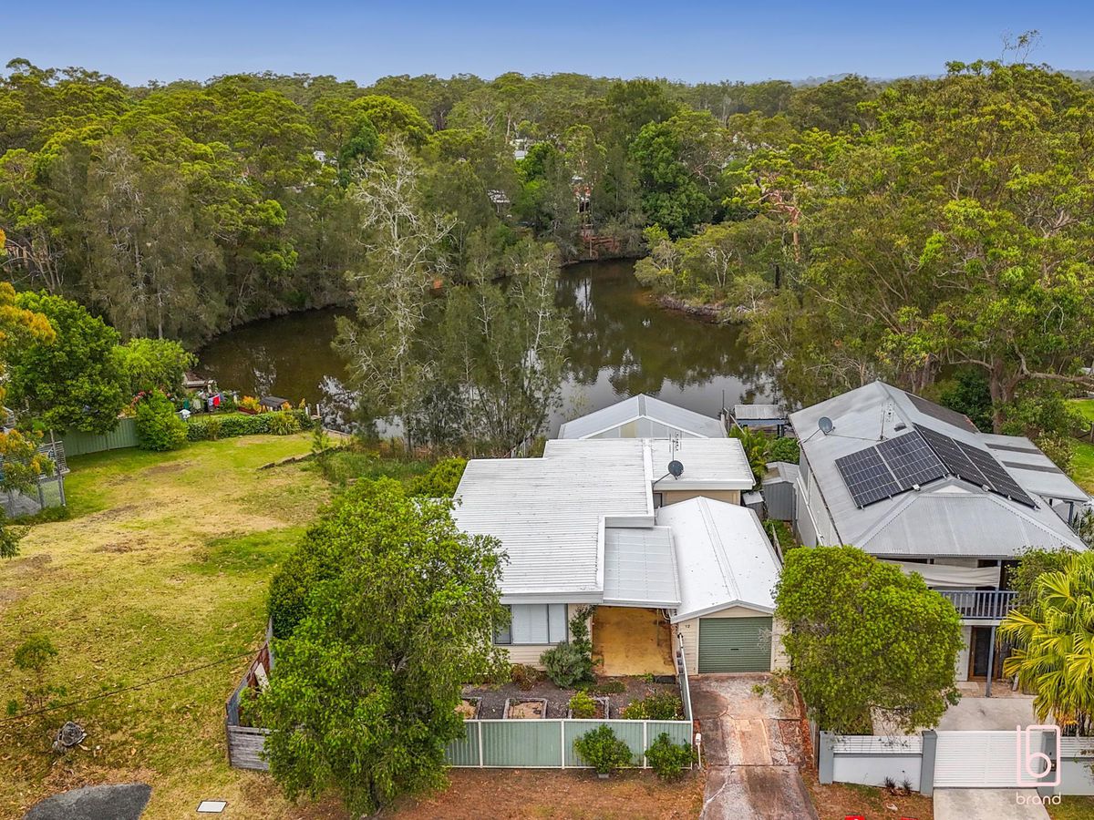 12 McKellar Boulevard, Blue Haven