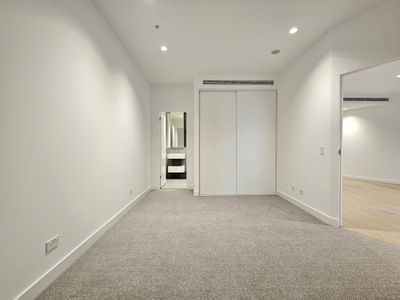 2404 / 260 Spencer Street, Melbourne