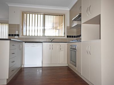 16 Dunheved Circle, Dubbo