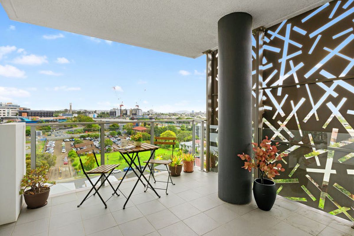 54 / 17 Carl Street, Woolloongabba