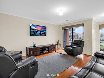8 Stephellen Way, Cranbourne West