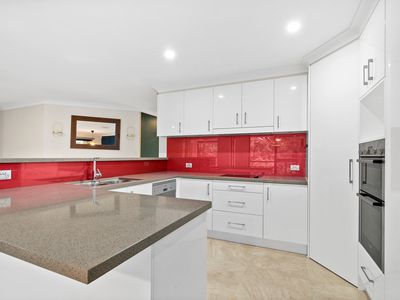 2 Gunyuma Crescent, North Nowra