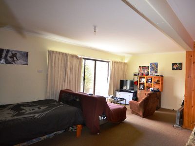 32 Freeburgh Avenue , Mount Beauty