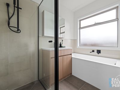 8 Tiger Way, Officer