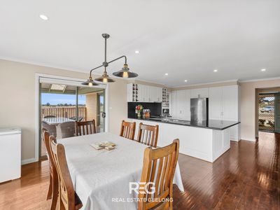 335 Peak School Road, Lara