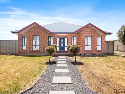 5 Perkins Court, Horsham