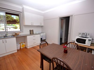 102 Lakeside Avenue, Mount Beauty