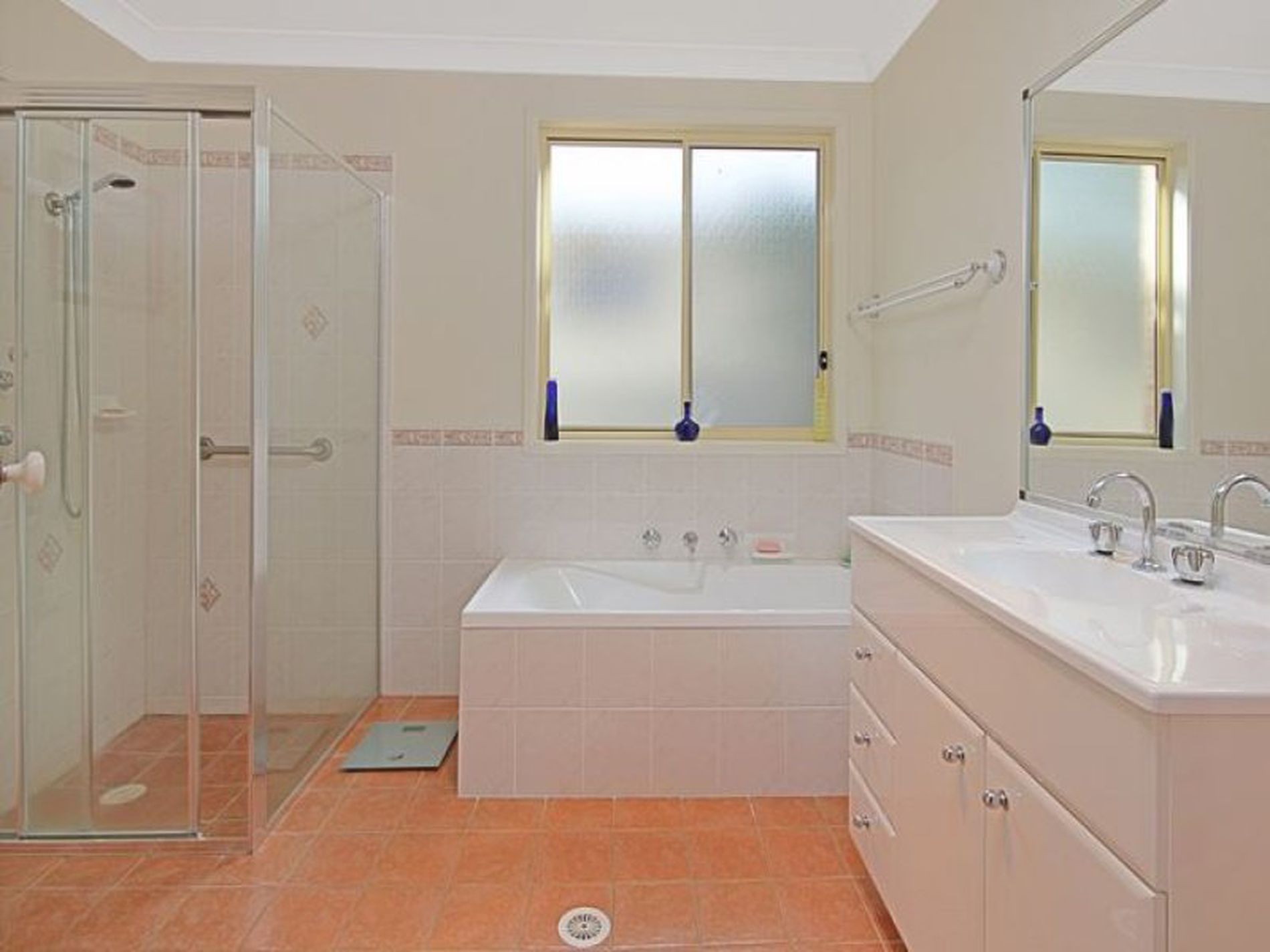 9 Combe Drive, Mollymook