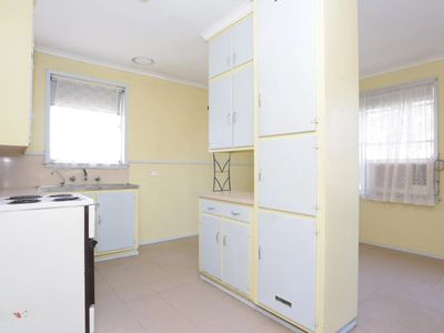 2 Sinclair Cres, Seymour