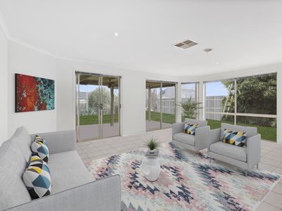 12 Saunton Drive, Cranbourne