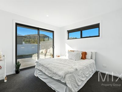 10 Bluetongue Drive, Magra
