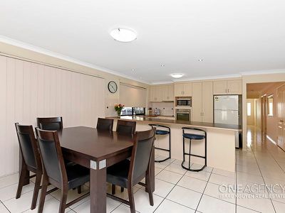 18 Sanctuary Dr, Forest Lake