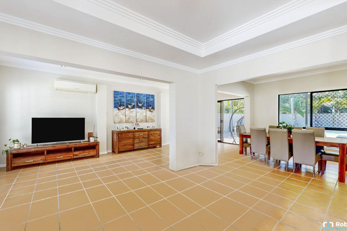 16 Tibrogargan Place, Pelican Waters