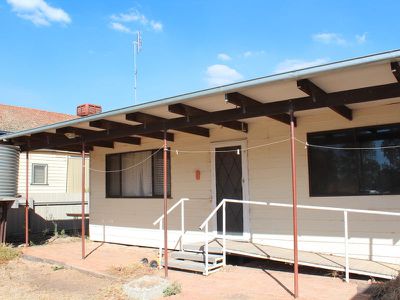 23 Barratta Street, Moulamein