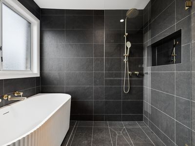 2 Avro Place, Raby