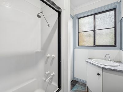 40 Newham Way, Altona Meadows