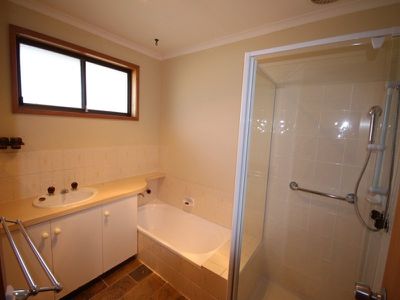 1 Cedar Court, Kingston