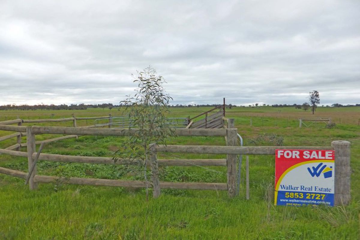 Rushworth-Tatura Road, Waranga Shores