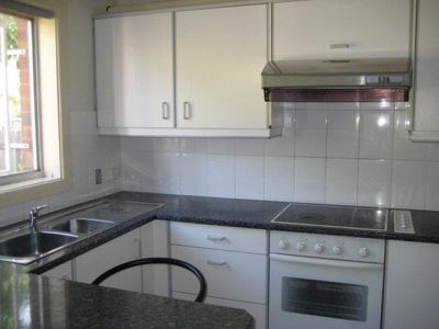 31 Henry Kendall Crescent, Mascot
