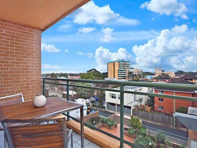 438 Anzac Parade, Kingsford