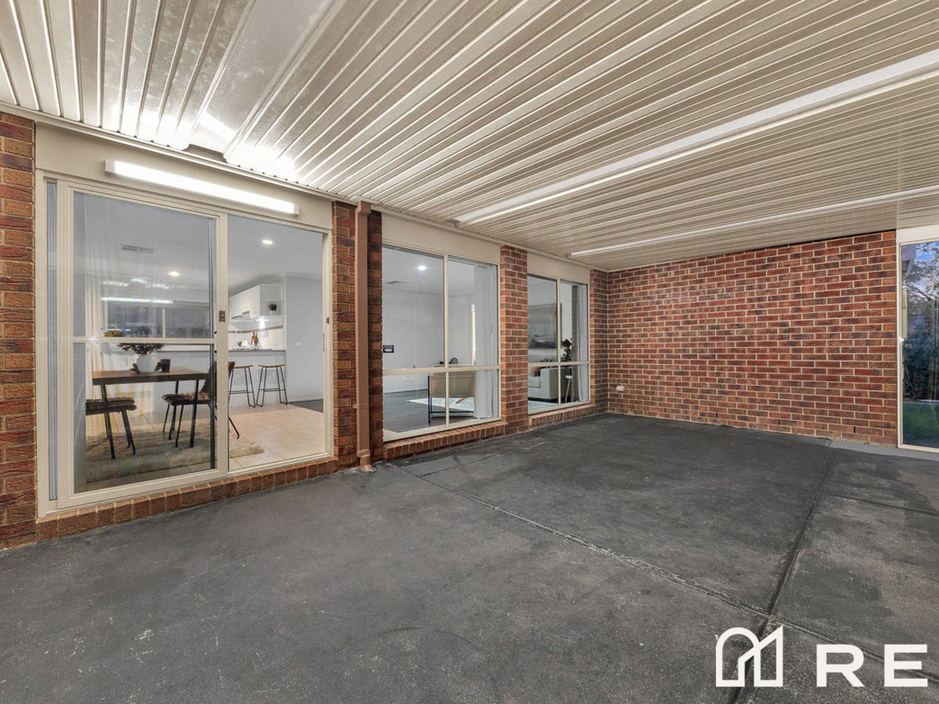 23 Emmer Green Retreat, Cranbourne East