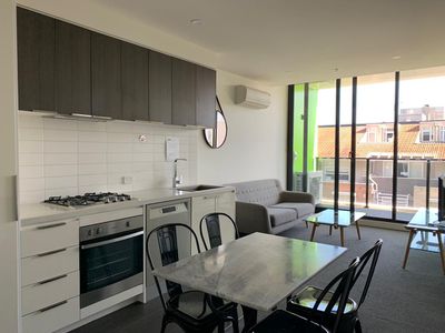 205 / 17 Poplar Street, Box Hill