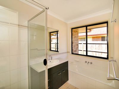 1 Brittany Cres, Raceview