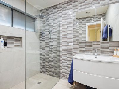 4 Poplar Grove, Langwarrin