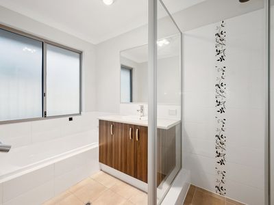 15 Medinah Street, Meadow Springs