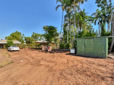 2 Tiverton Court, Moulden