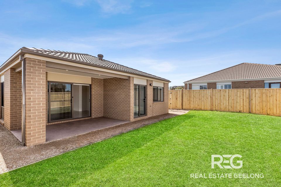 21 JACANA DRIVE, St Leonards