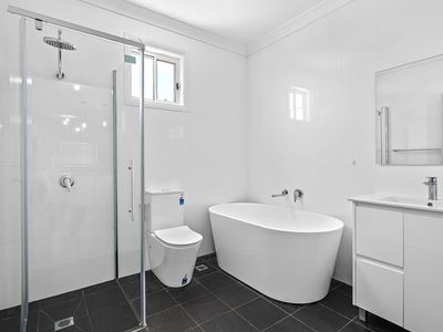 16 Park Road, Lake Illawarra