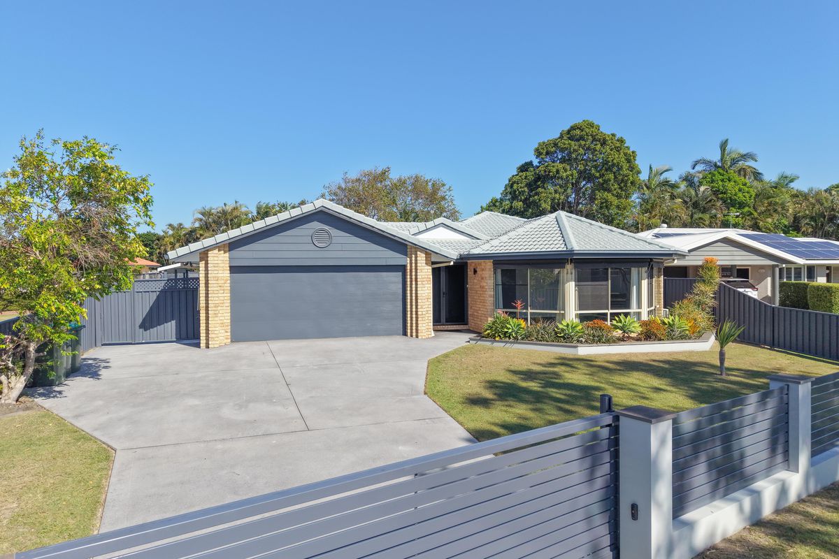 4 Edgewater Close, Yamba