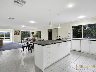 19 Dawson Crescent, Manor Lakes