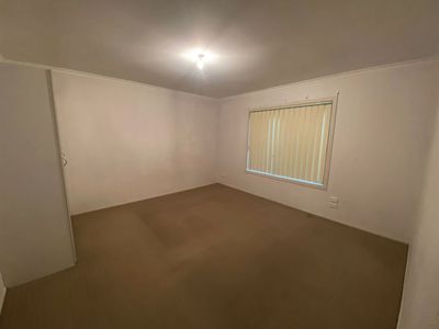 9 / 16 Centre Avenue, Werribee