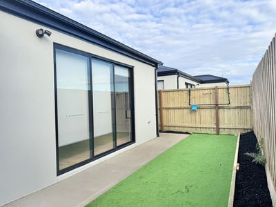 9 Dunphy Street, Tarneit