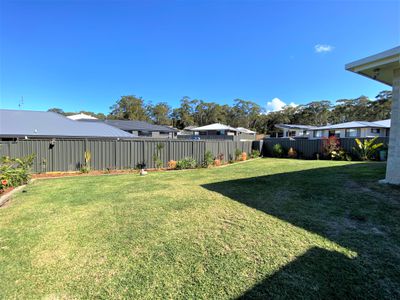 40 Admiralty Drive, Safety Beach