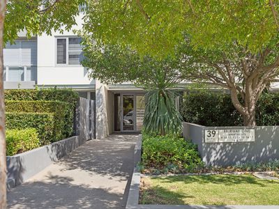 15 / 39-43 Bow River Crescent, Burswood
