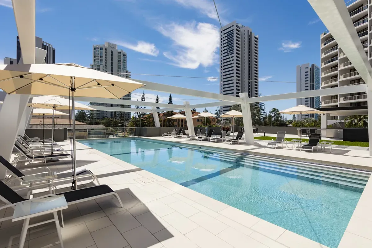 BEAUTIFUL ONE BEDROOM APARTMENT IN MODERN
BROADBEACH BUILDING