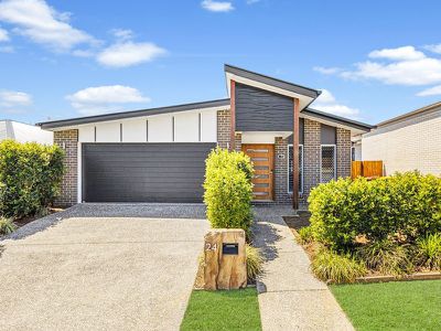 24 Magnetic Way, Springfield Lakes