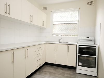 4 / 32 Hampden Road, Lakemba