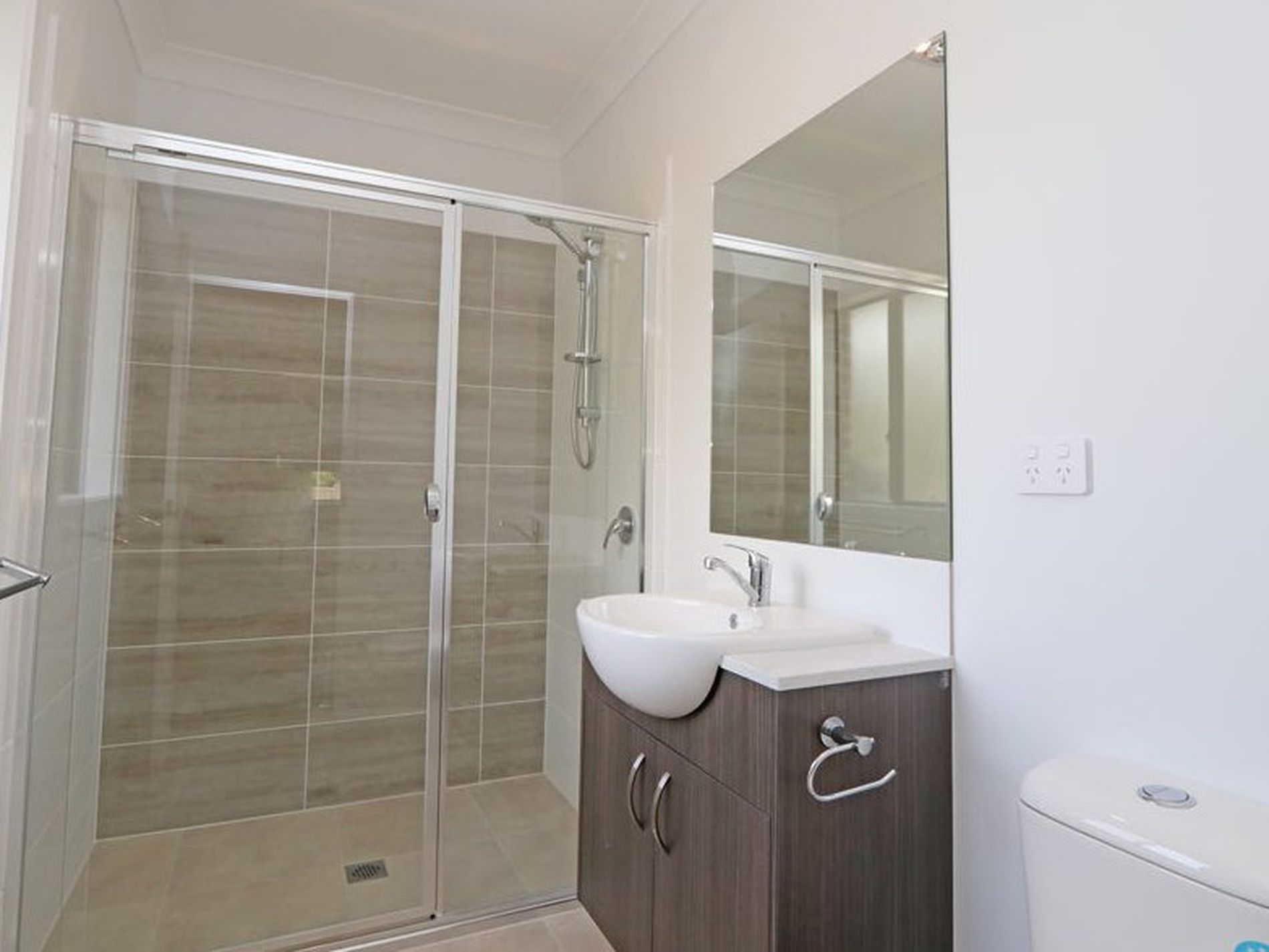 1 / 41 First Street, Weston
